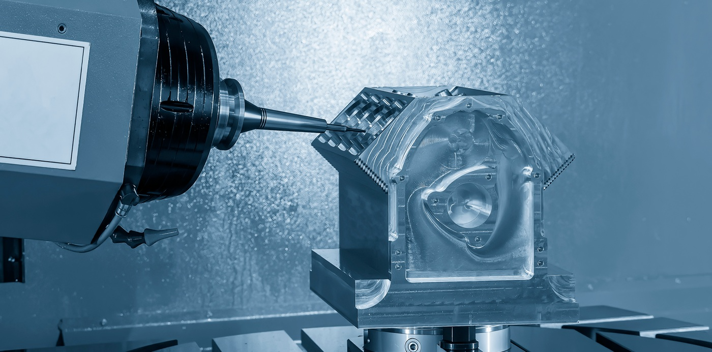 CAMWorks Aufbauschulung 5-Achsen Simultanfräsen an moderner CNC Fräsmaschine zur Präzisionsfertigung